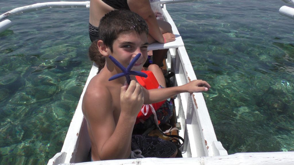 Starfish, the pristine water of Balicasag island