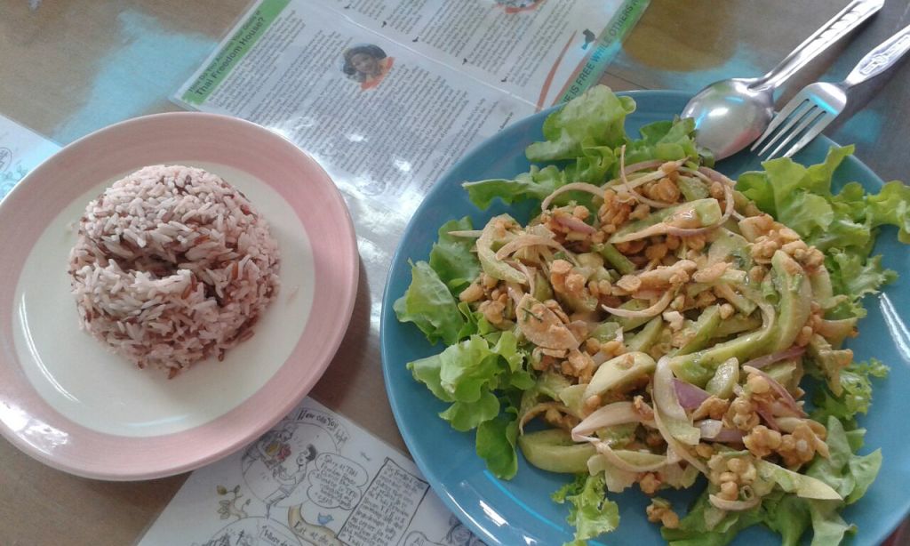 Green tomatoes salad